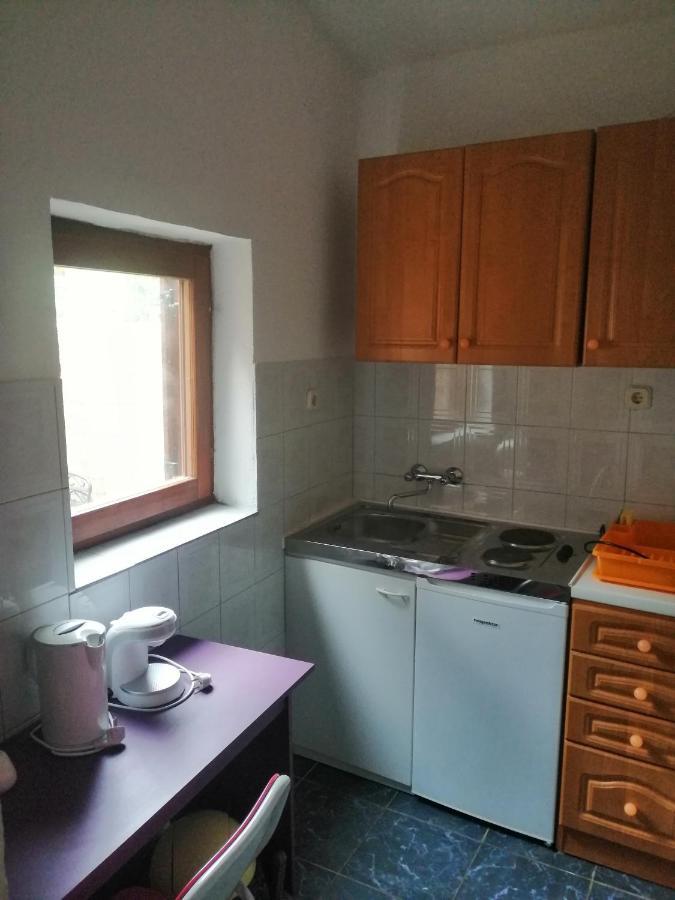 Apartments Elena & Damir Вис Екстериор снимка