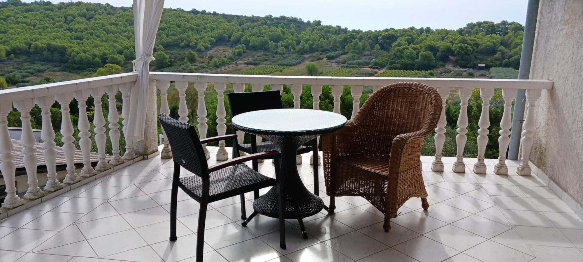 Apartments Elena & Damir Вис Екстериор снимка