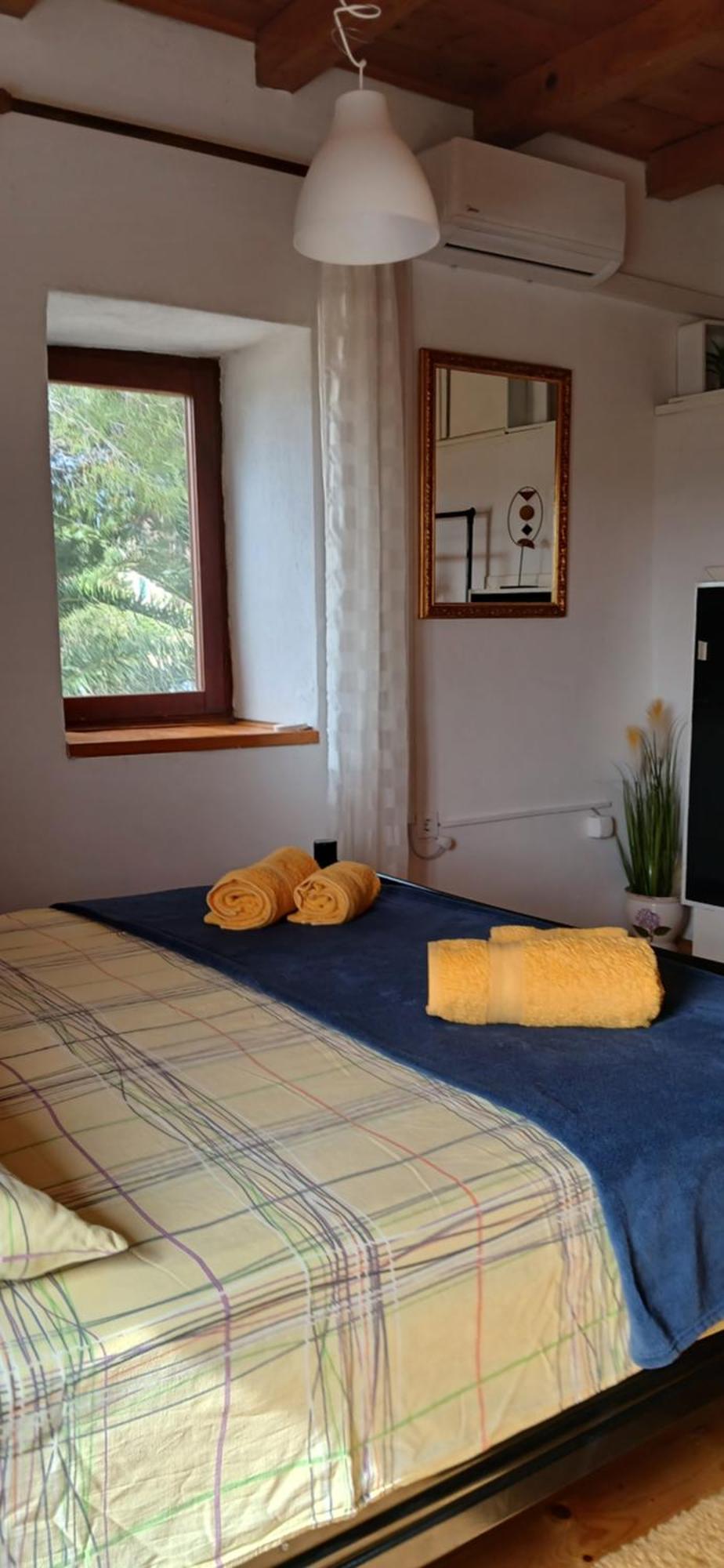 Apartments Elena & Damir Вис Екстериор снимка